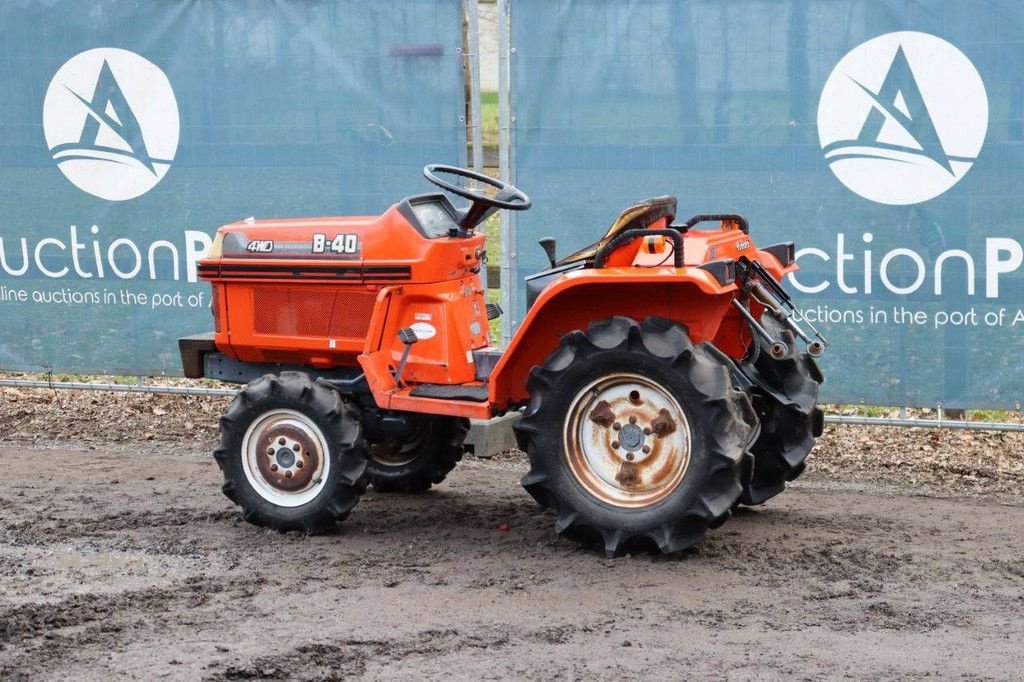 Traktor типа Kubota B-40, Gebrauchtmaschine в Antwerpen (Фотография 3)