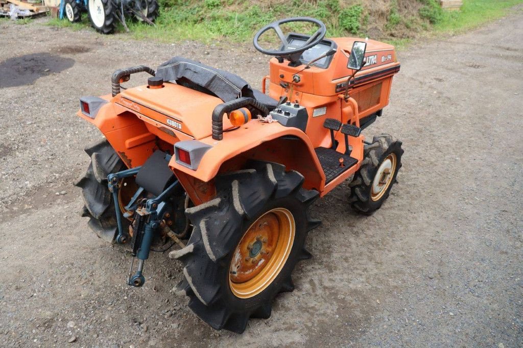 Traktor des Typs Kubota B1-14 Bulltra, Gebrauchtmaschine in Antwerpen (Bild 7)