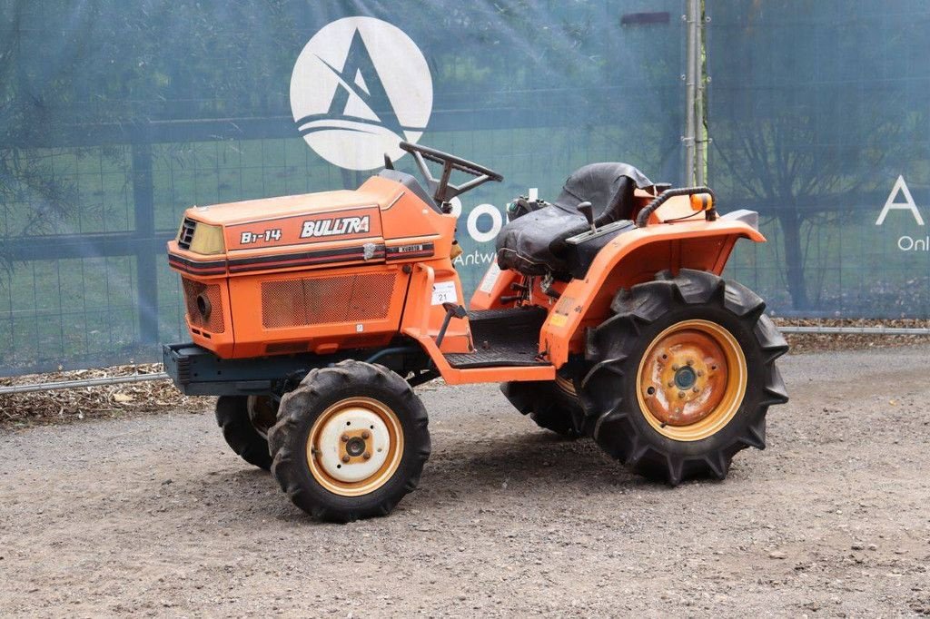Traktor des Typs Kubota B1-14 Bulltra, Gebrauchtmaschine in Antwerpen (Bild 10)