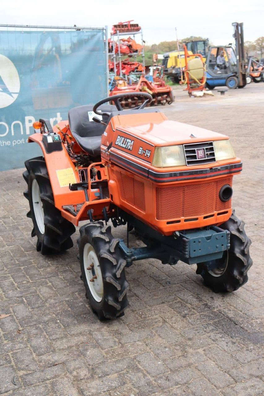 Traktor типа Kubota B1-14 Bulltra, Gebrauchtmaschine в Antwerpen (Фотография 8)