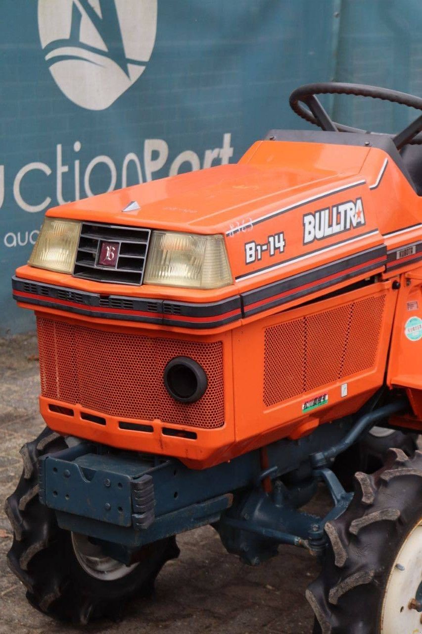 Traktor типа Kubota B1-14 Bulltra, Gebrauchtmaschine в Antwerpen (Фотография 11)