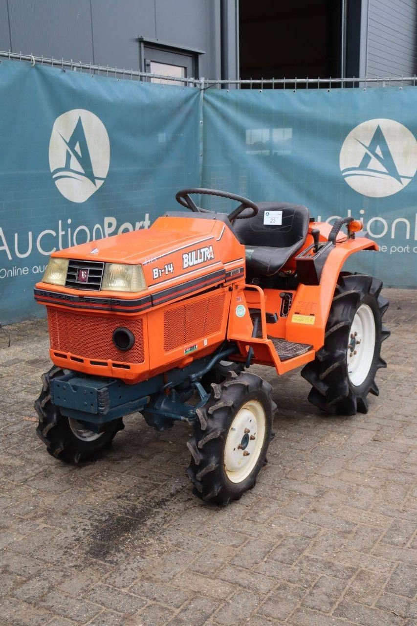 Traktor типа Kubota B1-14 Bulltra, Gebrauchtmaschine в Antwerpen (Фотография 10)