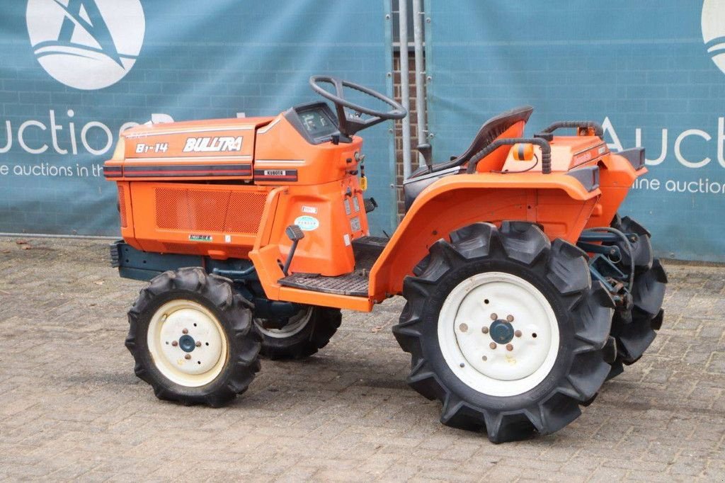Traktor типа Kubota B1-14 Bulltra, Gebrauchtmaschine в Antwerpen (Фотография 3)