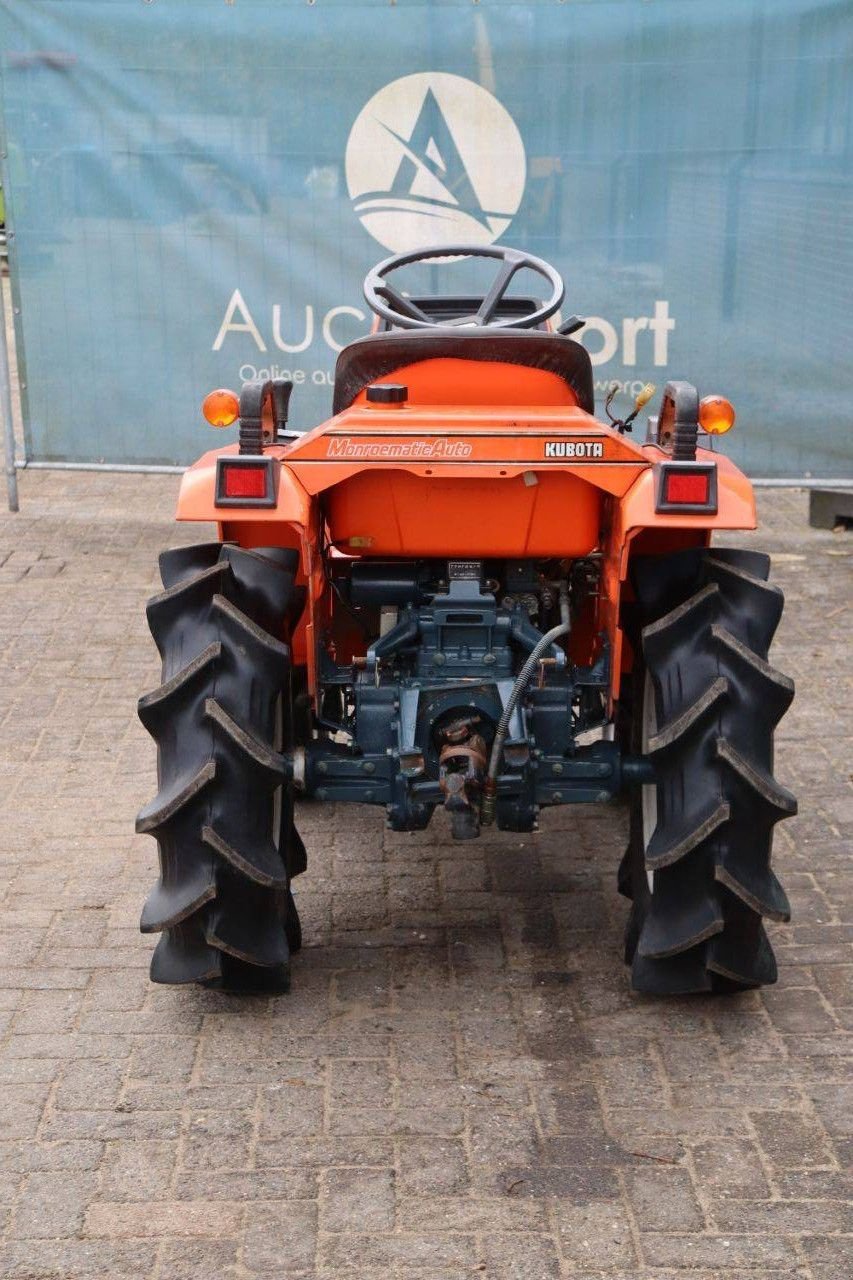 Traktor типа Kubota B1-14 Bulltra, Gebrauchtmaschine в Antwerpen (Фотография 5)