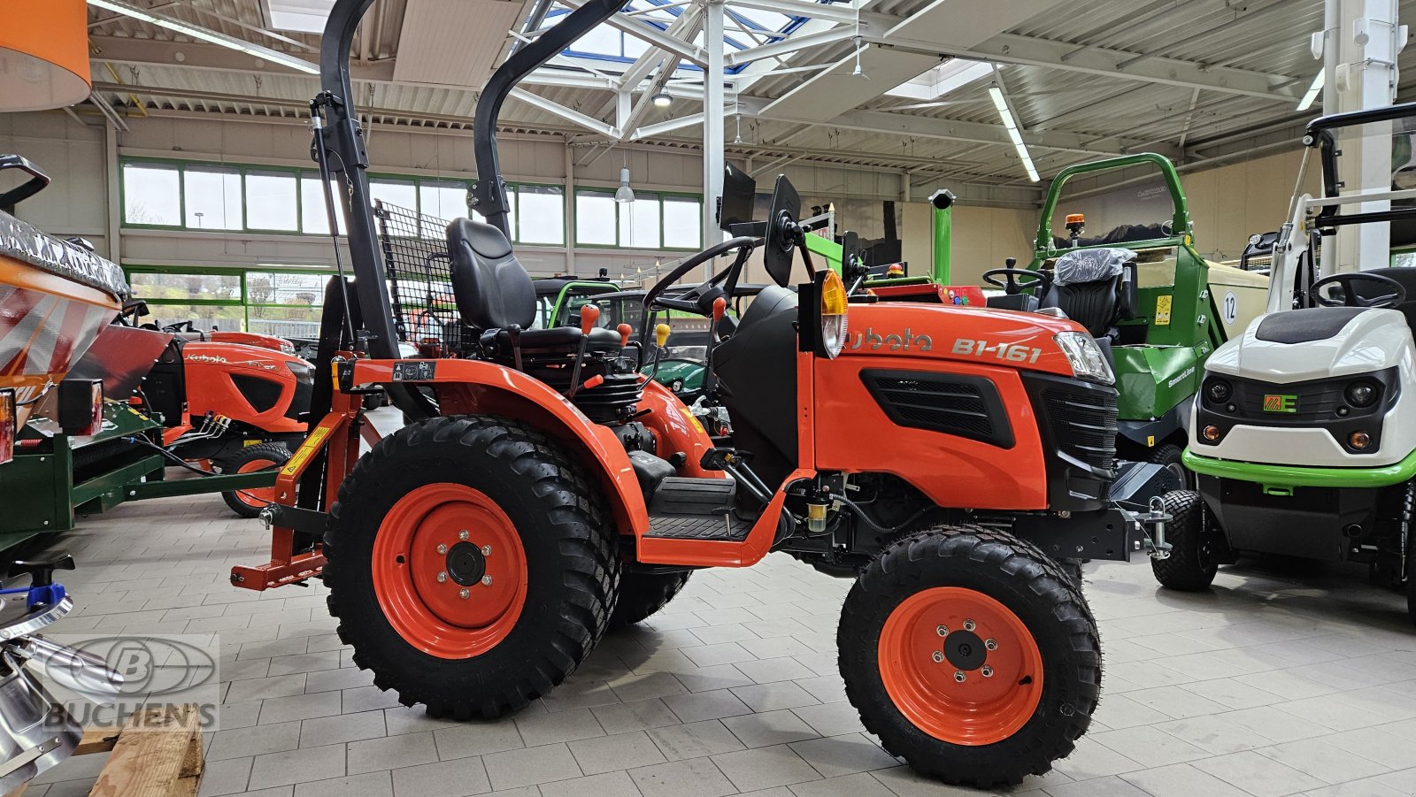 Traktor del tipo Kubota B1-161 Allrad, Neumaschine In Olpe (Immagine 12)