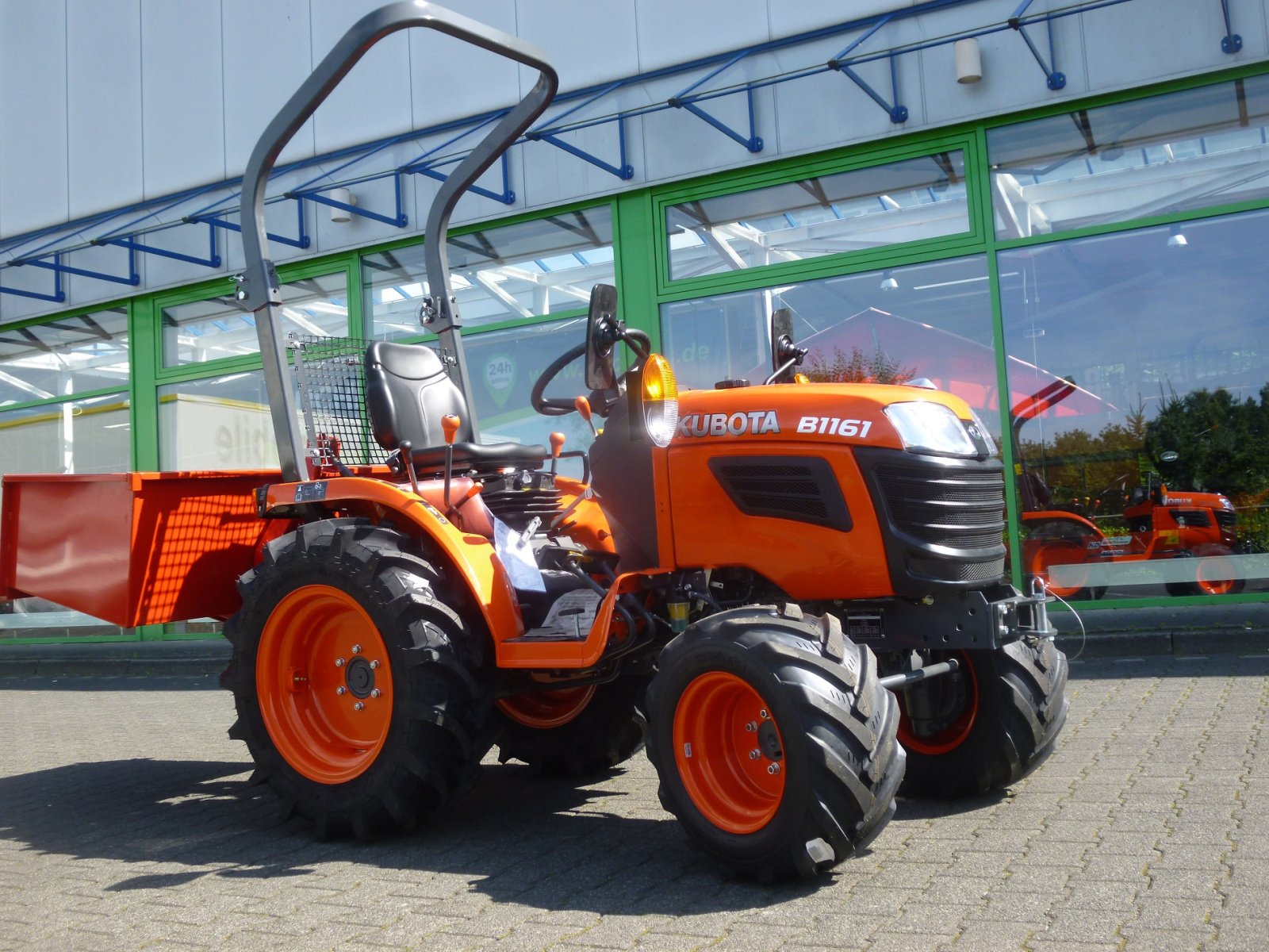 Traktor des Typs Kubota B1-161 Allrad, Neumaschine in Olpe (Bild 1)