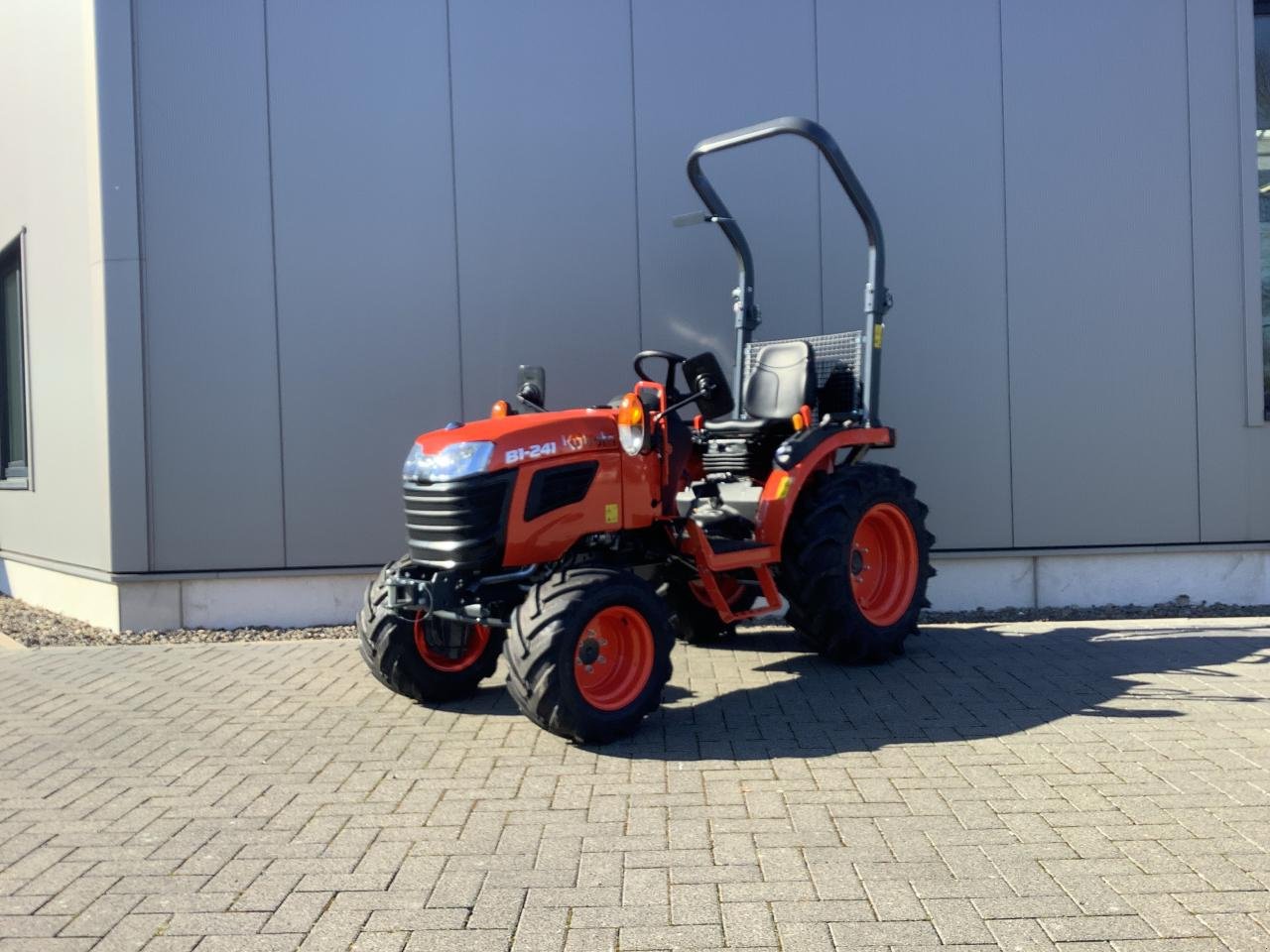 Traktor van het type Kubota B1-241, Neumaschine in Greven (Foto 2)