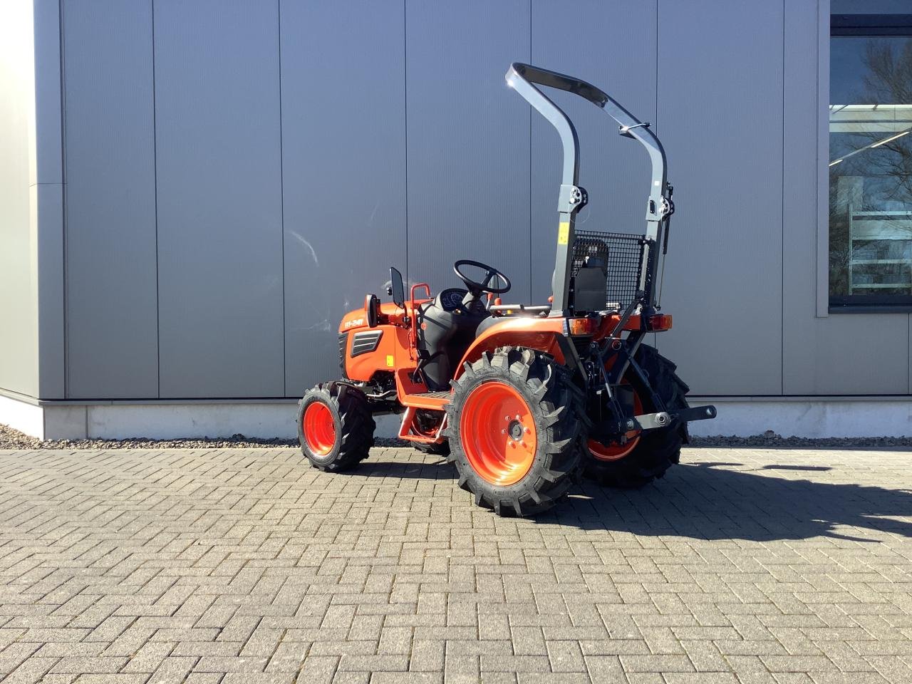 Traktor van het type Kubota B1-241, Neumaschine in Greven (Foto 4)