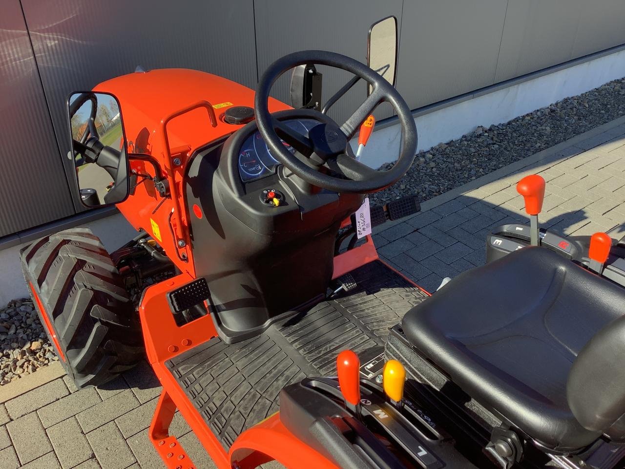 Traktor van het type Kubota B1-241, Neumaschine in Greven (Foto 13)