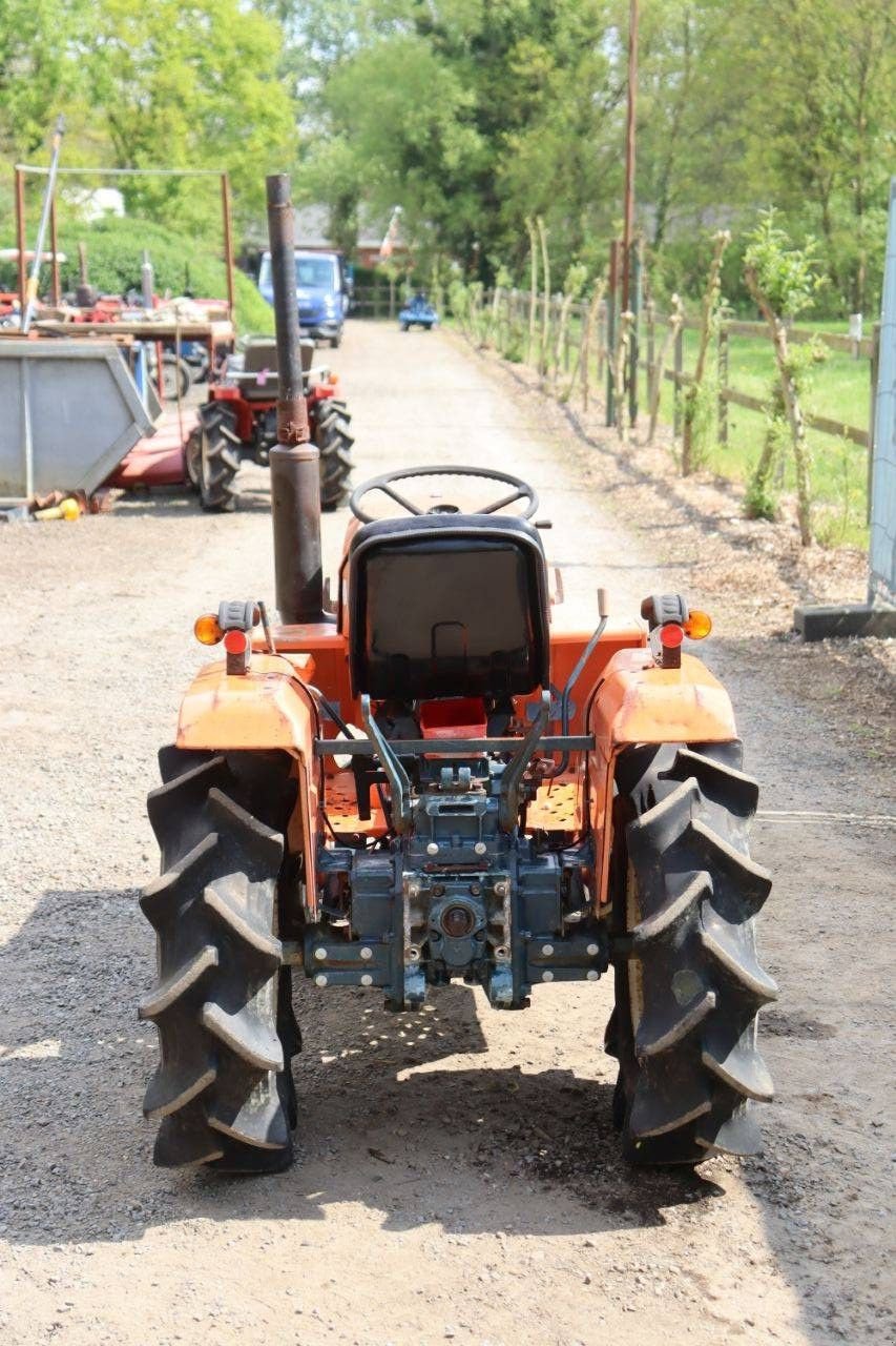 Traktor типа Kubota B1402DT, Gebrauchtmaschine в Antwerpen (Фотография 5)