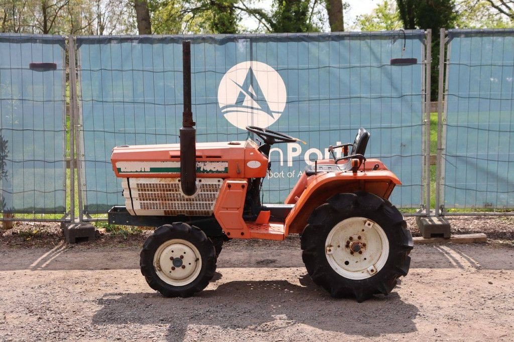 Traktor типа Kubota B1402DT, Gebrauchtmaschine в Antwerpen (Фотография 2)