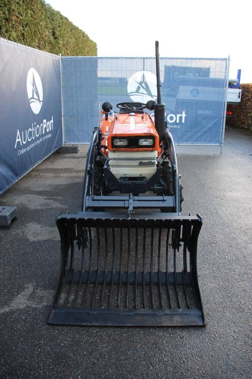 Traktor of the type Kubota B1500DT, Gebrauchtmaschine in Antwerpen (Picture 8)