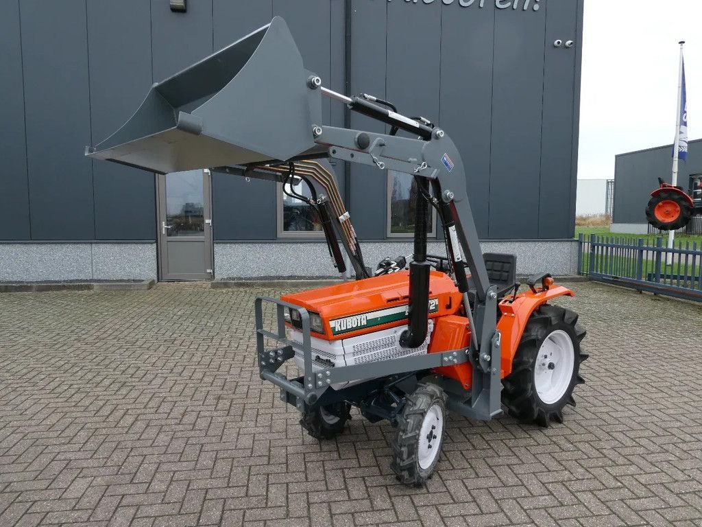 Traktor типа Kubota B1502 4wd / Voorlader / Zijschakeling, Gebrauchtmaschine в Swifterband (Фотография 3)