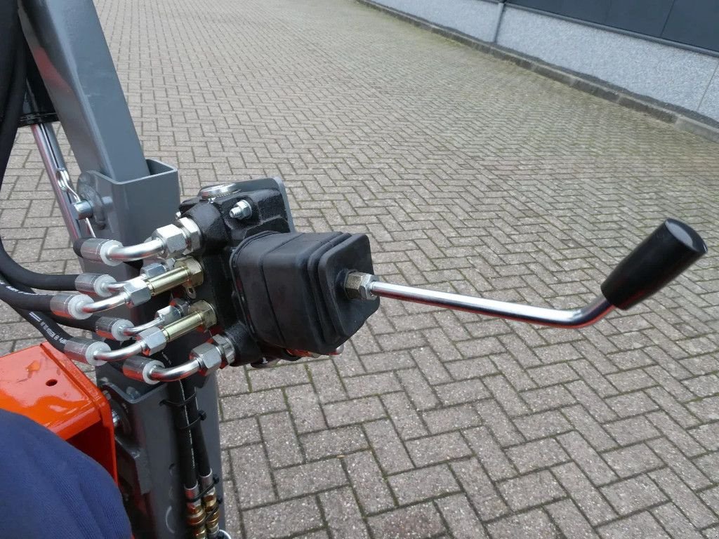 Traktor типа Kubota B1502 4wd / Voorlader / Zijschakeling, Gebrauchtmaschine в Swifterband (Фотография 11)