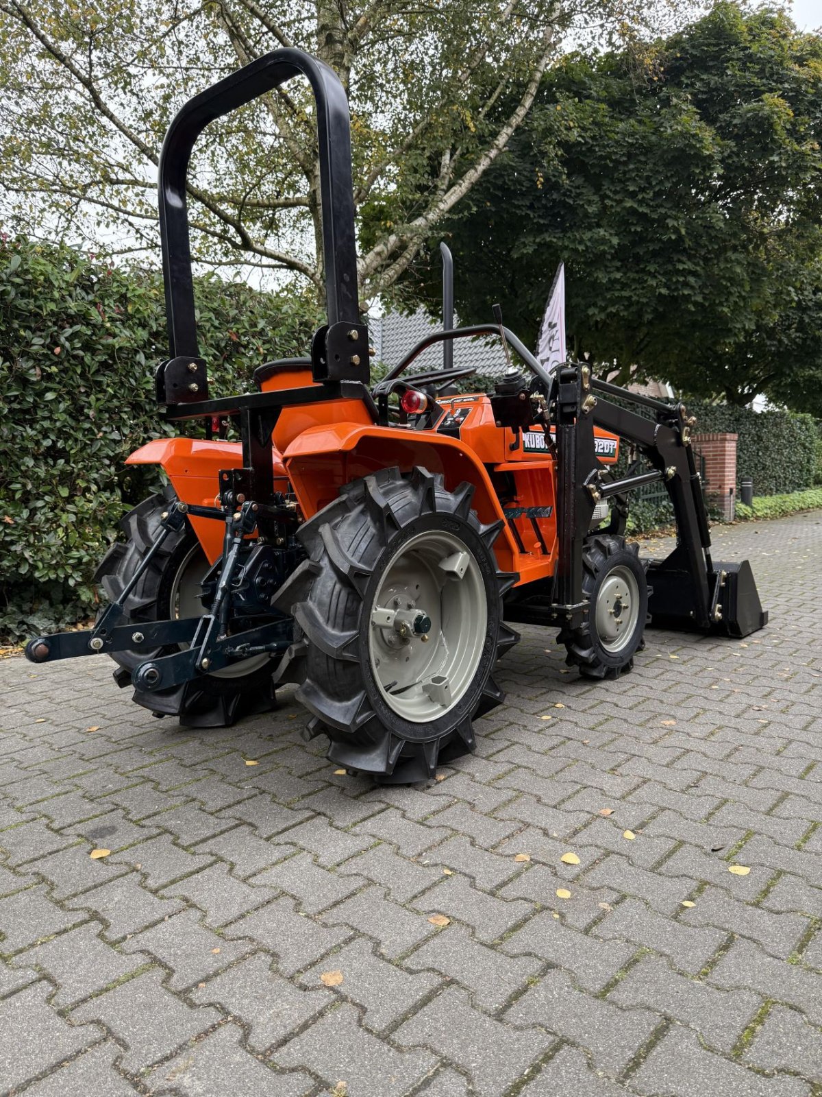 Traktor от тип Kubota B1502DT, Gebrauchtmaschine в Nieuw-Weerdinge (Снимка 4)