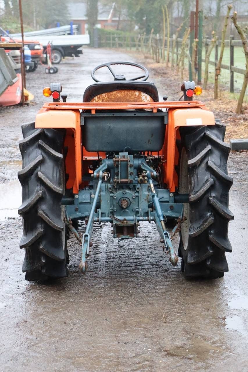 Traktor des Typs Kubota B1702-M, Gebrauchtmaschine in Antwerpen (Bild 5)