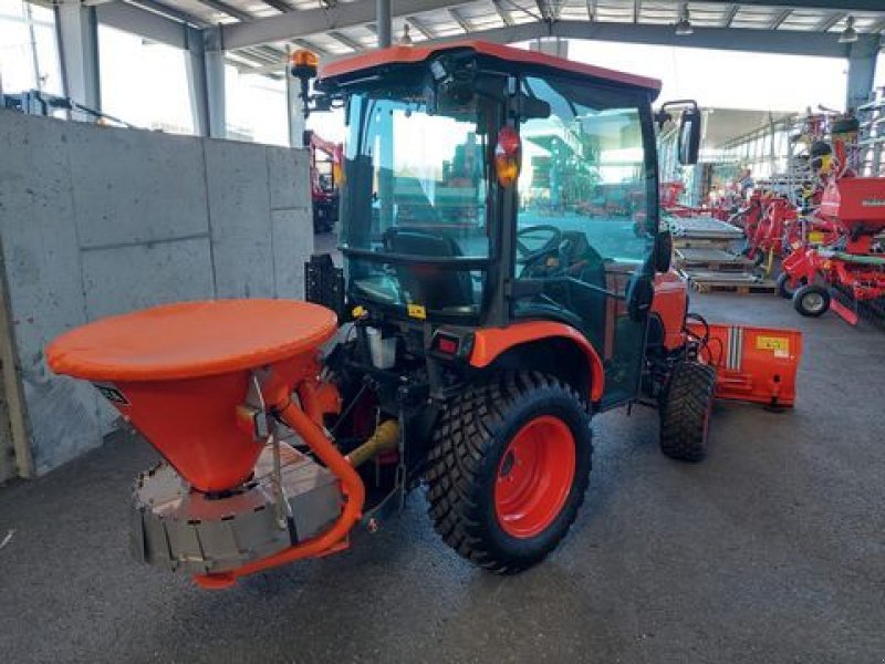 Traktor des Typs Kubota B2-261 Action Snow, Neumaschine in Bergheim (Bild 1)