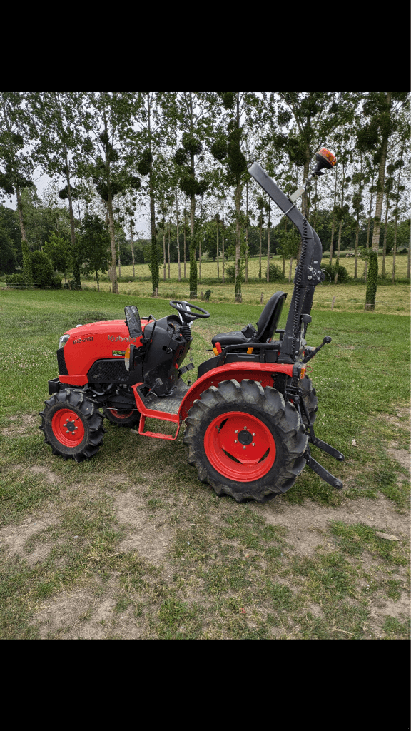 Traktor типа Kubota B2-261, Gebrauchtmaschine в TREMEUR (Фотография 3)