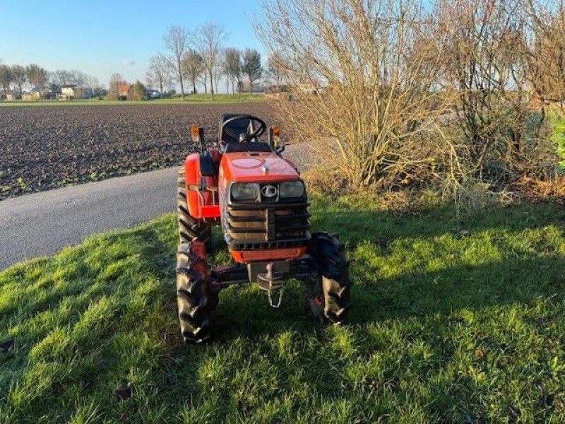 Traktor of the type Kubota B2410HST, Gebrauchtmaschine in Klaaswaal (Picture 3)