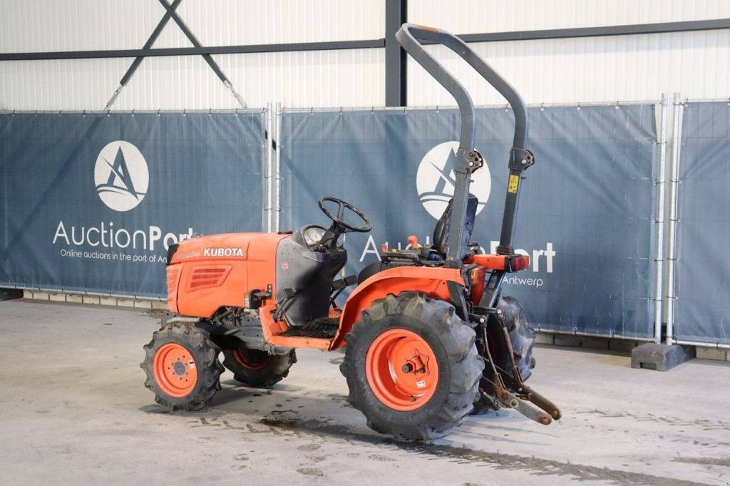 Traktor типа Kubota B2420, Gebrauchtmaschine в Antwerpen (Фотография 3)