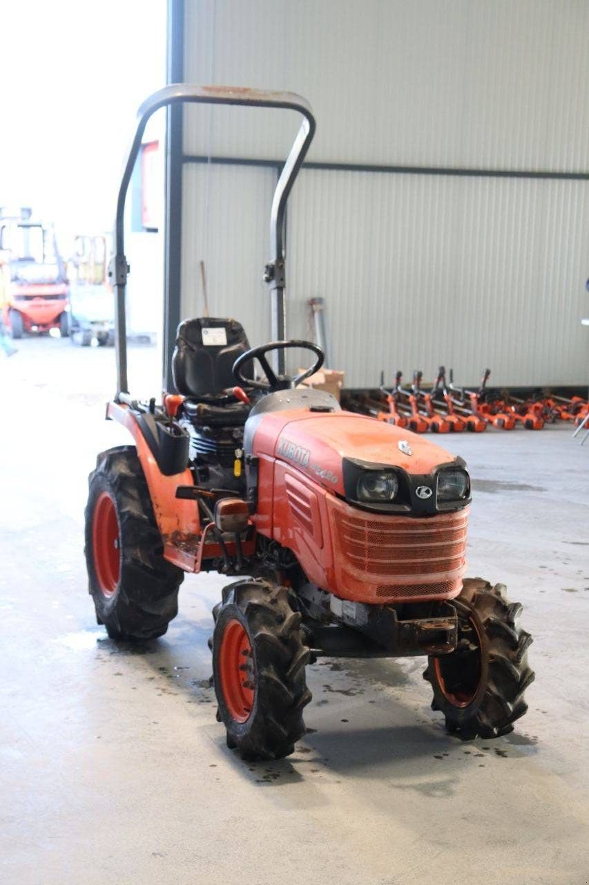 Traktor типа Kubota B2420, Gebrauchtmaschine в Antwerpen (Фотография 8)