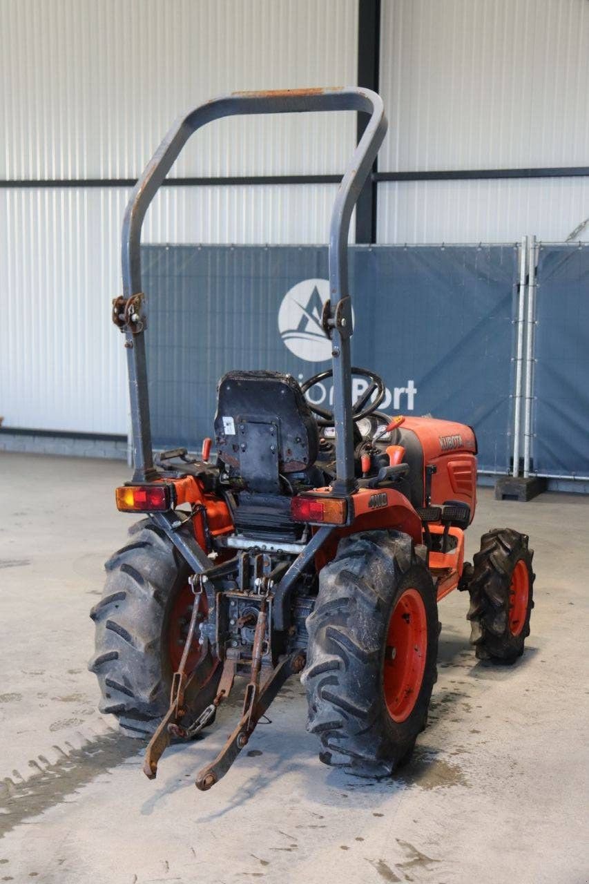 Traktor des Typs Kubota B2420, Gebrauchtmaschine in Antwerpen (Bild 7)