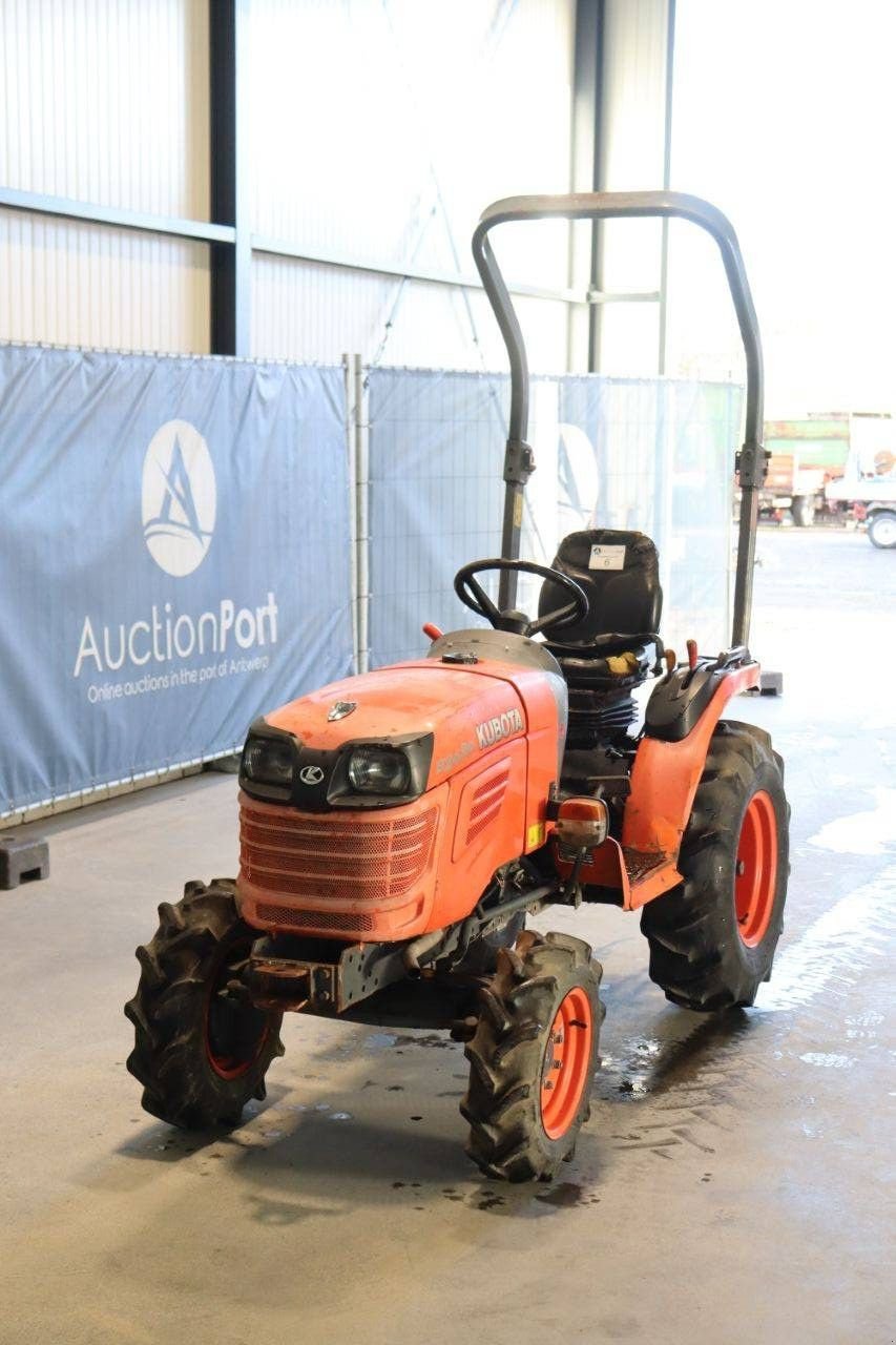 Traktor des Typs Kubota B2420, Gebrauchtmaschine in Antwerpen (Bild 10)