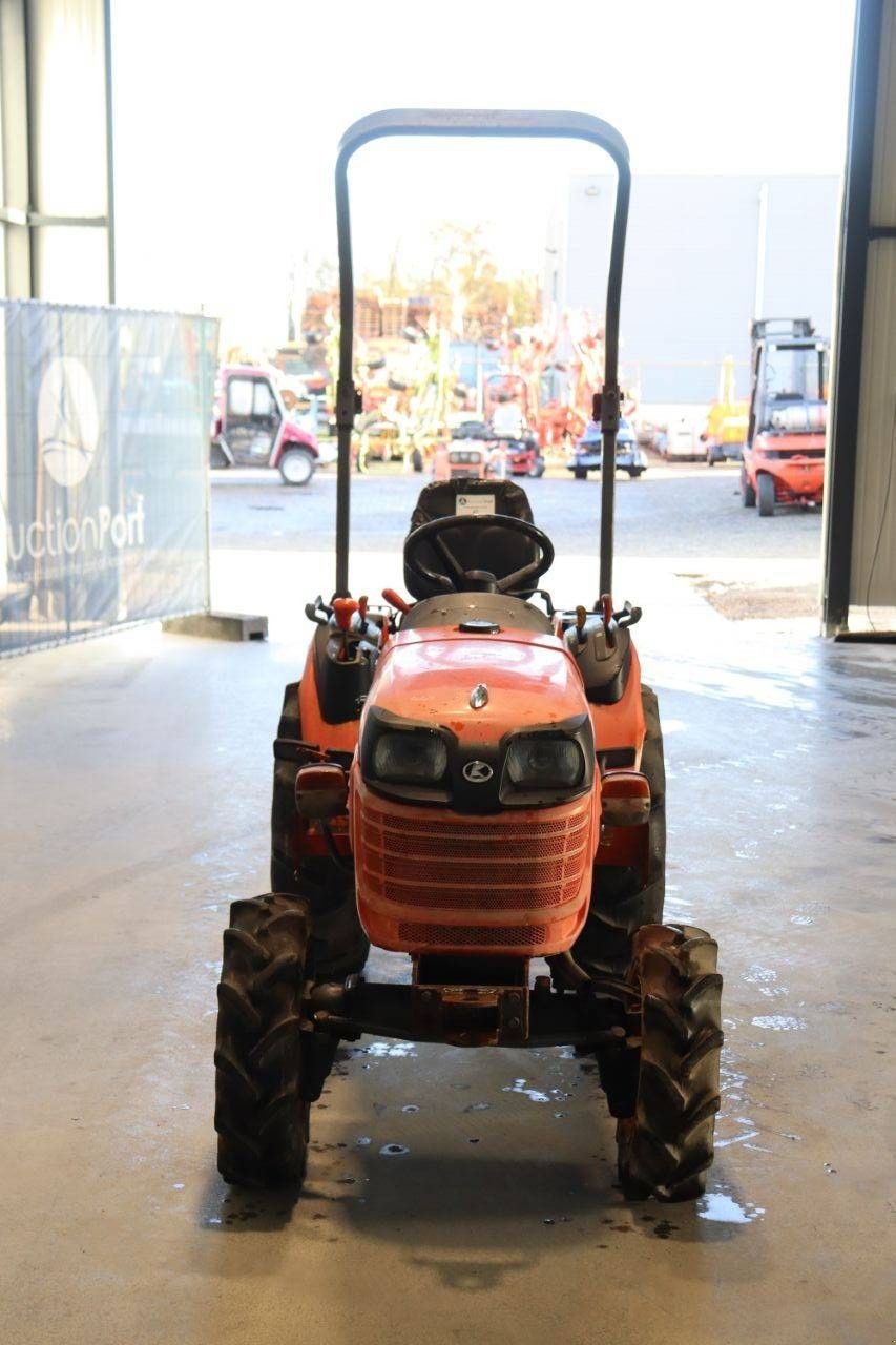Traktor des Typs Kubota B2420, Gebrauchtmaschine in Antwerpen (Bild 9)