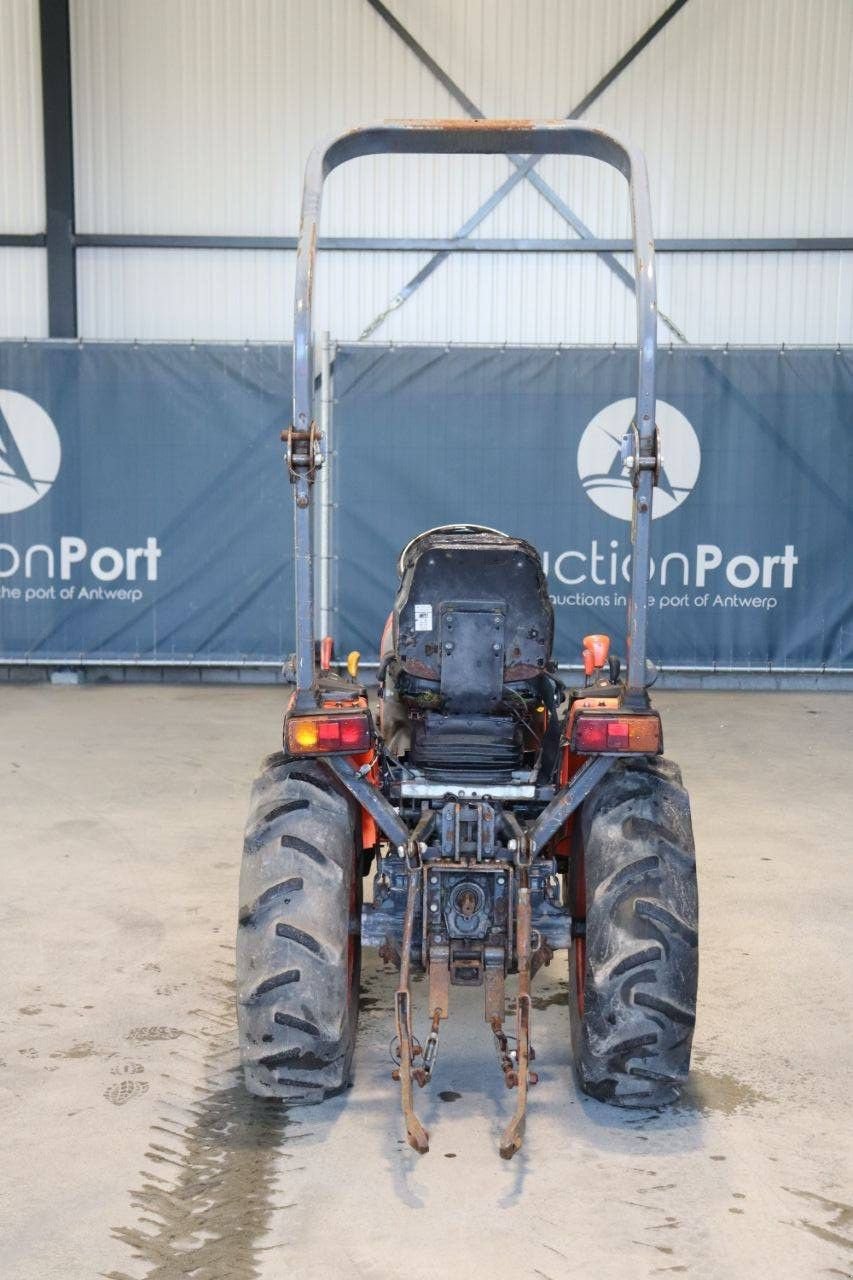 Traktor des Typs Kubota B2420, Gebrauchtmaschine in Antwerpen (Bild 5)