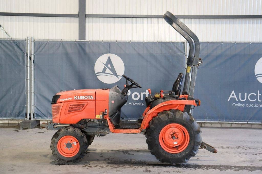 Traktor des Typs Kubota B2420, Gebrauchtmaschine in Antwerpen (Bild 2)