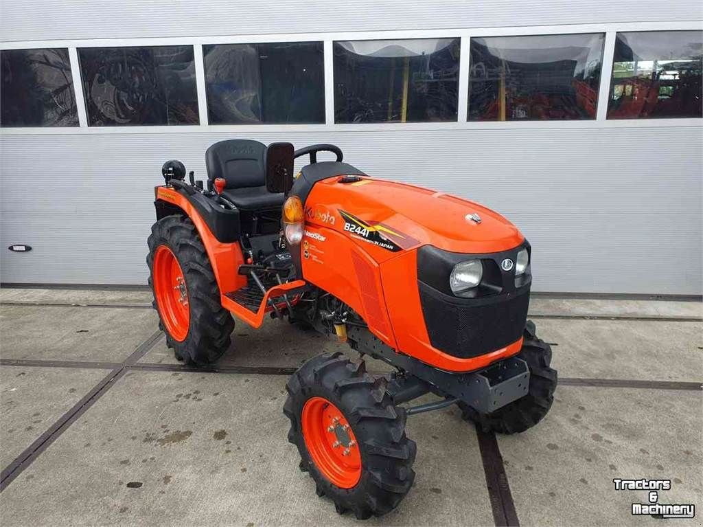 Traktor типа Kubota B2441 Compact traktor, Gebrauchtmaschine в Zevenaar (Фотография 2)