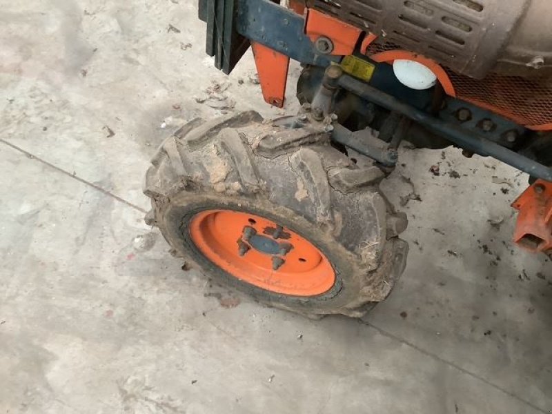 Traktor of the type Kubota B4200, Gebrauchtmaschine in les hayons (Picture 6)