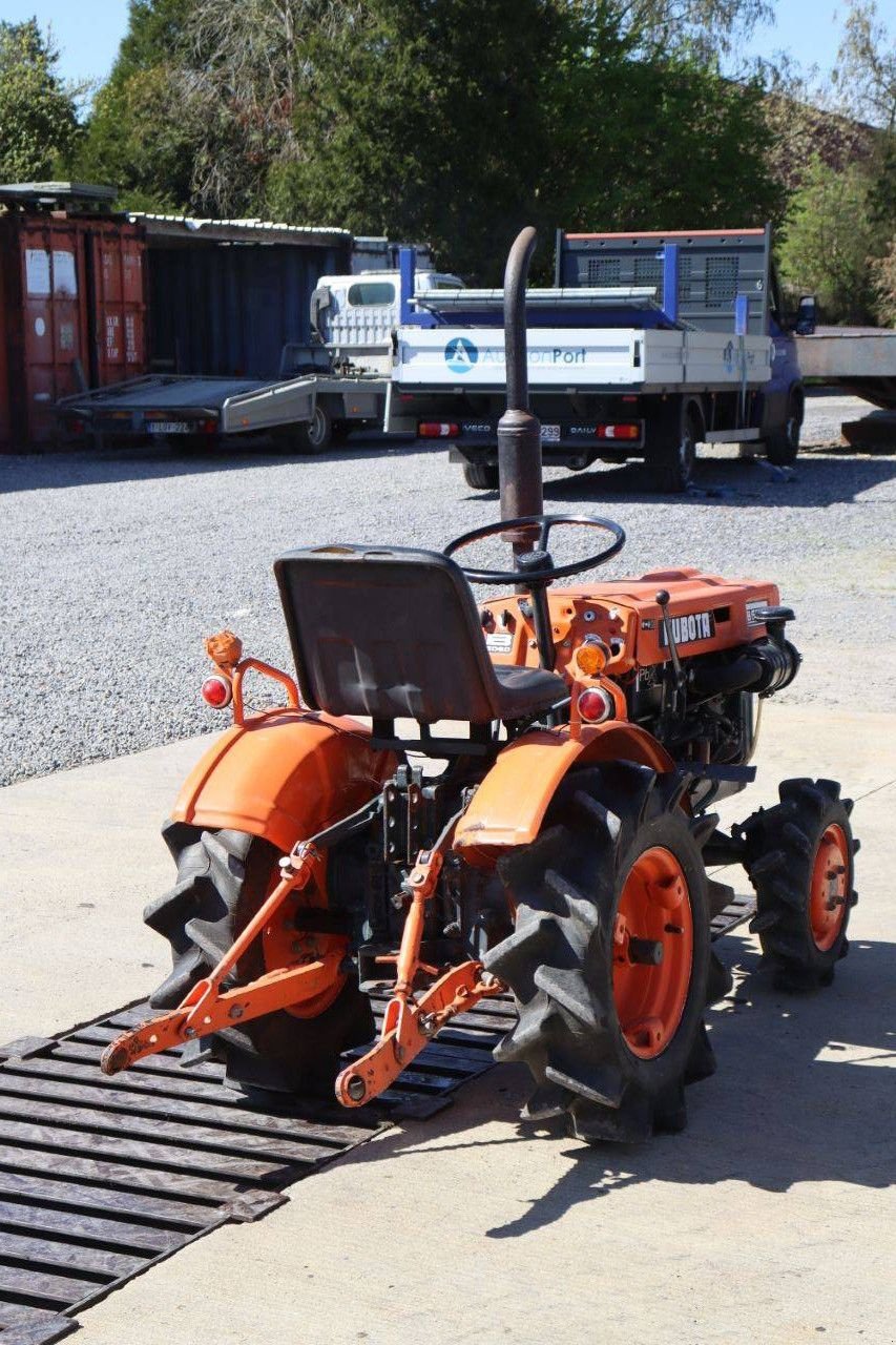 Traktor типа Kubota B5000, Gebrauchtmaschine в Antwerpen (Фотография 7)