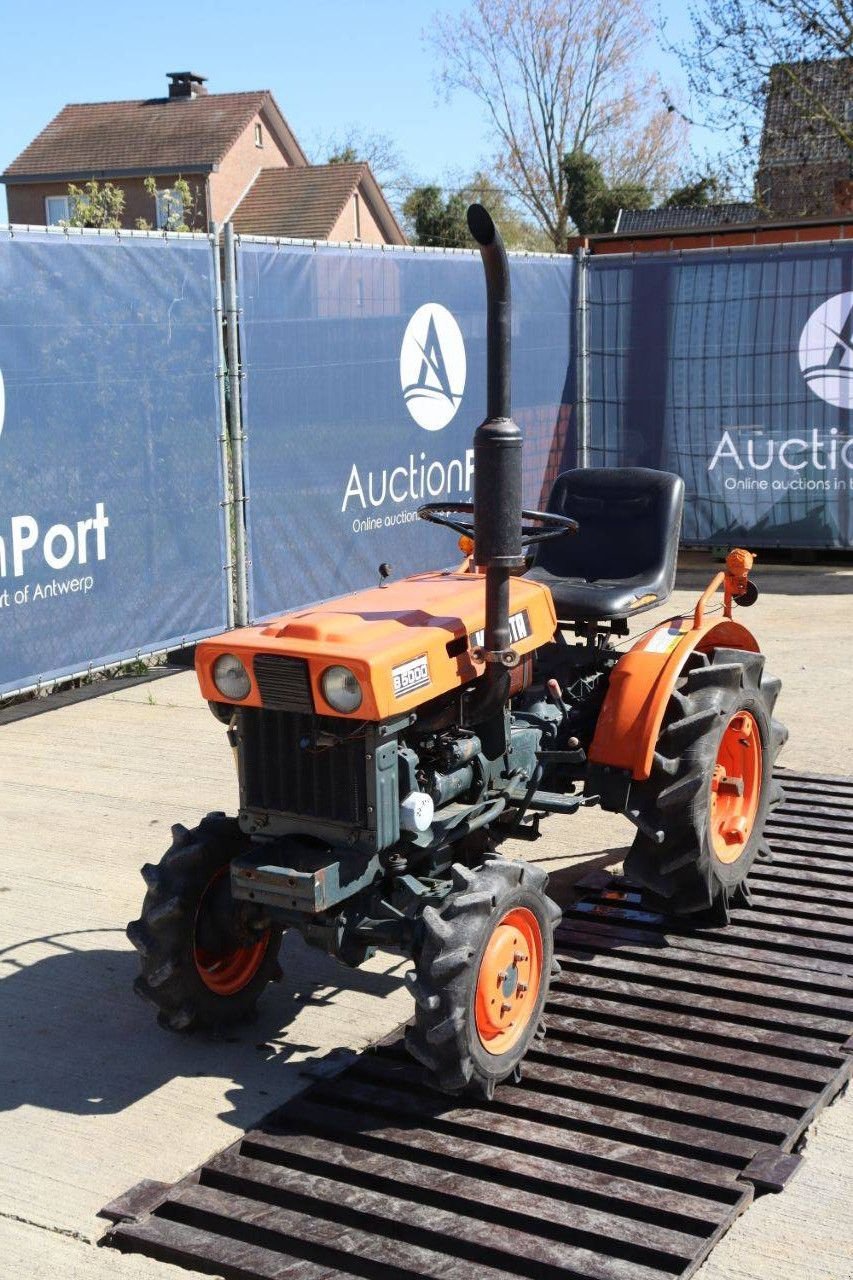 Traktor типа Kubota B5000, Gebrauchtmaschine в Antwerpen (Фотография 10)