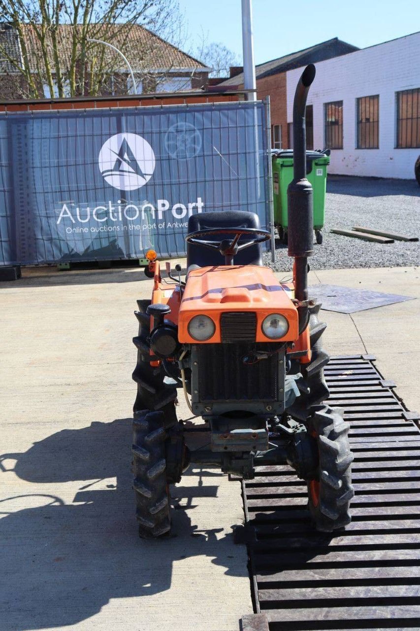 Traktor типа Kubota B5000, Gebrauchtmaschine в Antwerpen (Фотография 9)