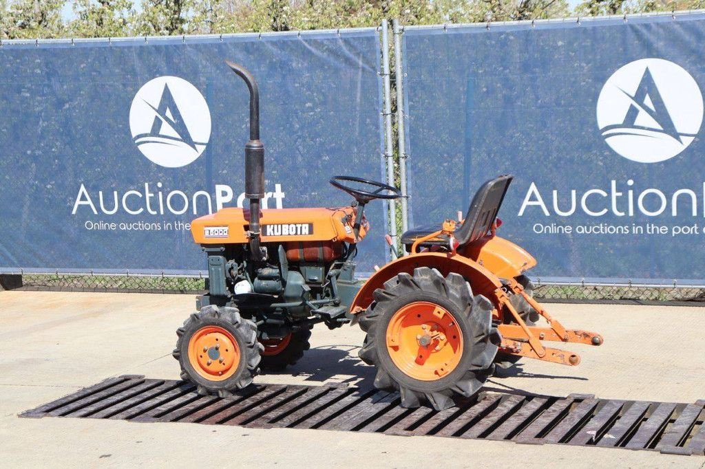 Traktor типа Kubota B5000, Gebrauchtmaschine в Antwerpen (Фотография 3)