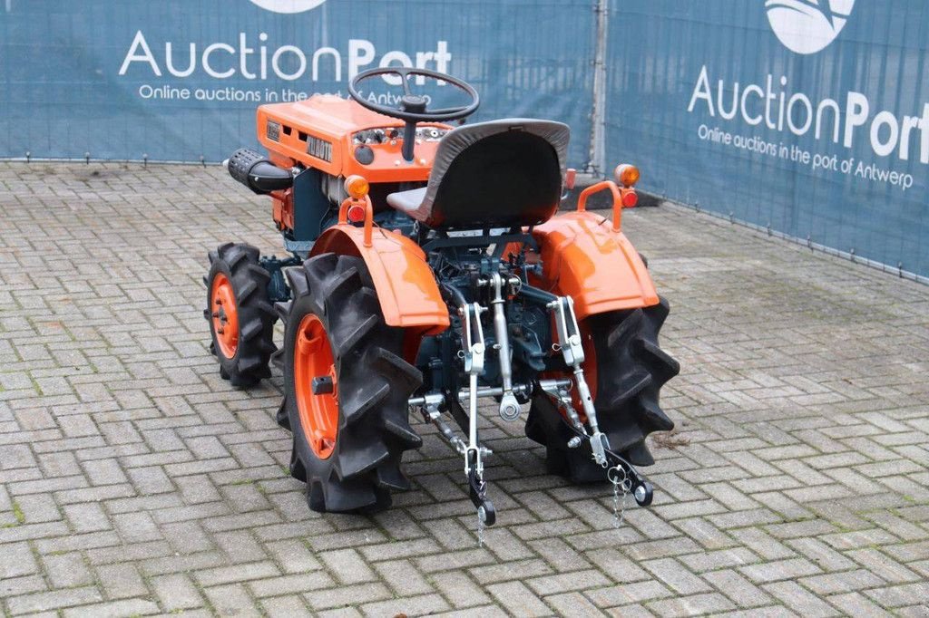 Traktor des Typs Kubota B5001, Gebrauchtmaschine in Antwerpen (Bild 4)