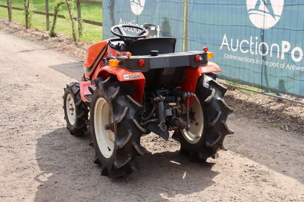 Traktor del tipo Kubota B52, Gebrauchtmaschine en Antwerpen (Imagen 4)