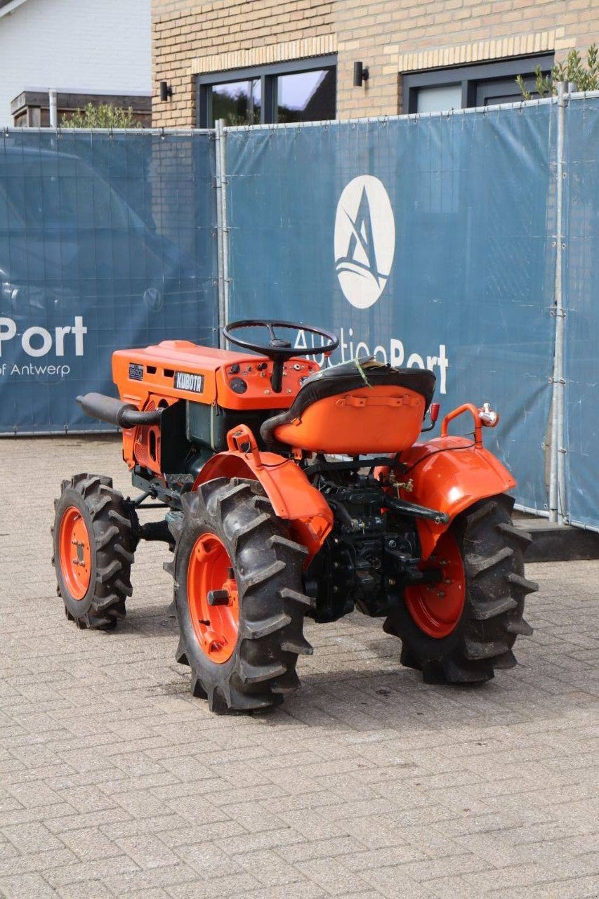 Traktor del tipo Kubota B6001, Gebrauchtmaschine In Antwerpen (Immagine 4)