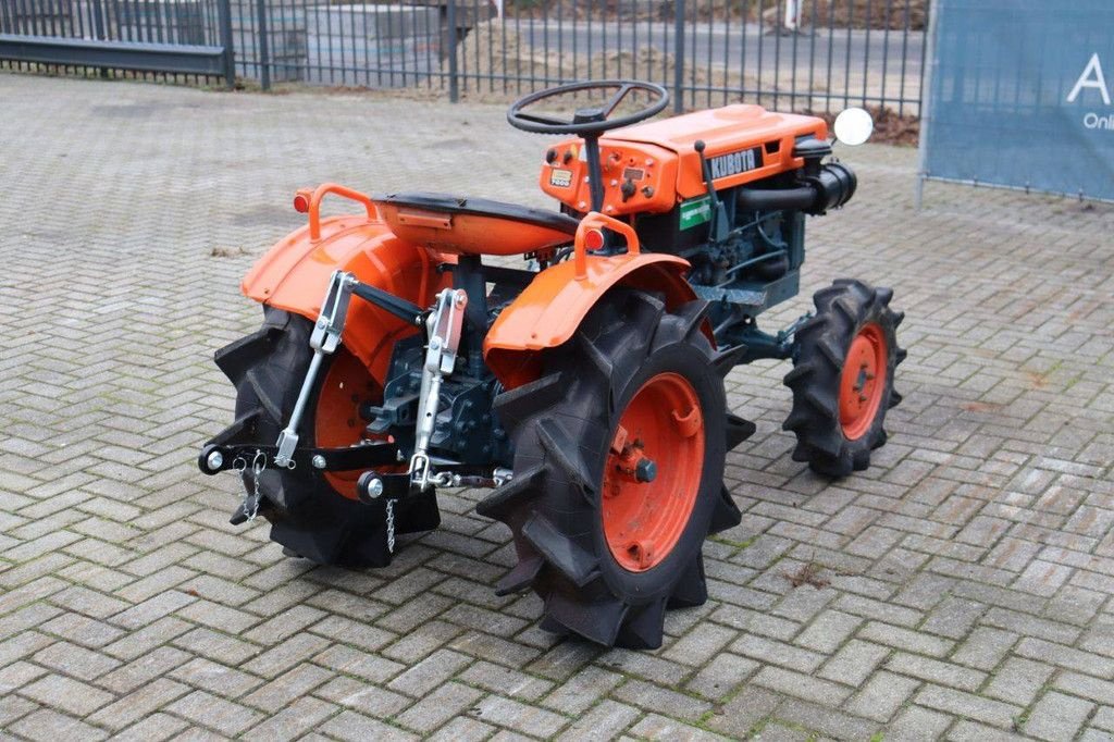 Traktor des Typs Kubota B7000, Gebrauchtmaschine in Antwerpen (Bild 7)