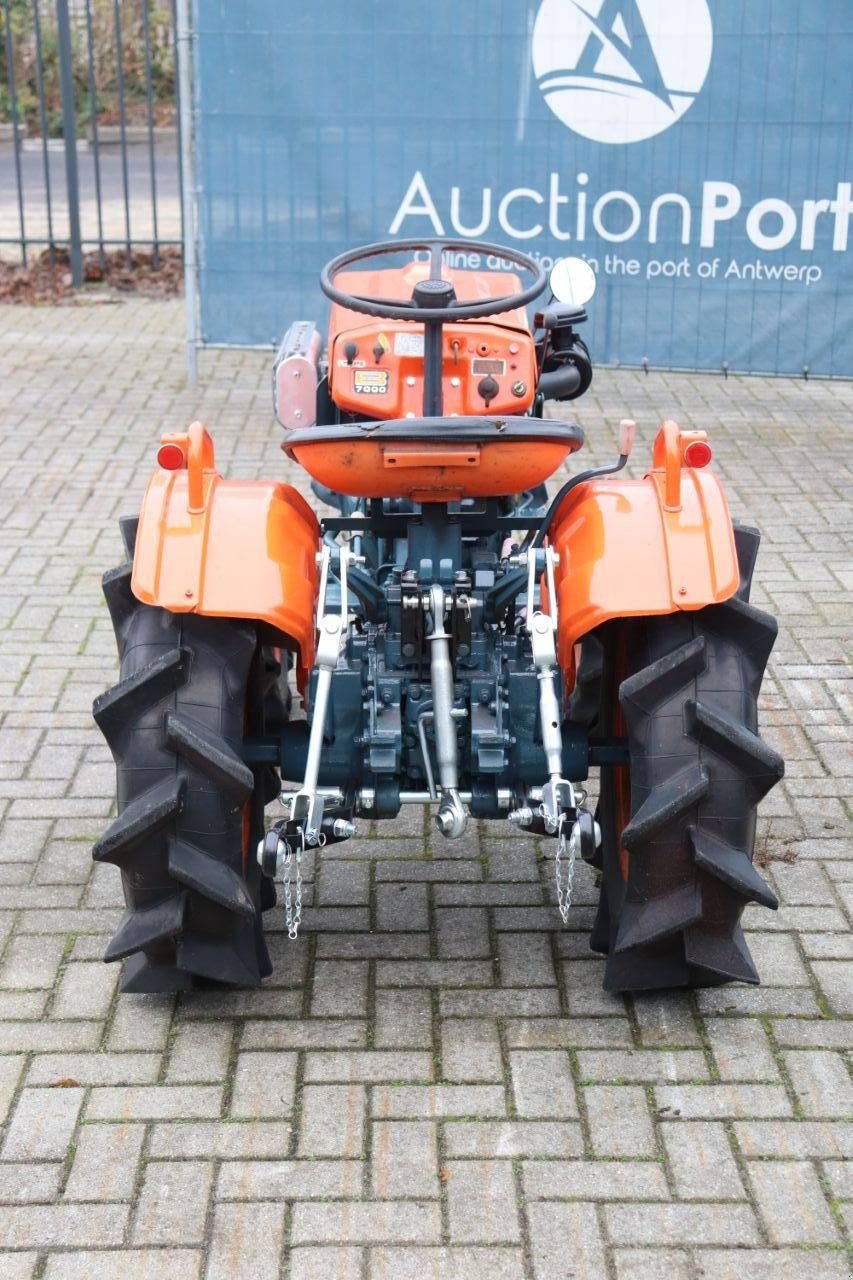Traktor des Typs Kubota B7000, Gebrauchtmaschine in Antwerpen (Bild 5)