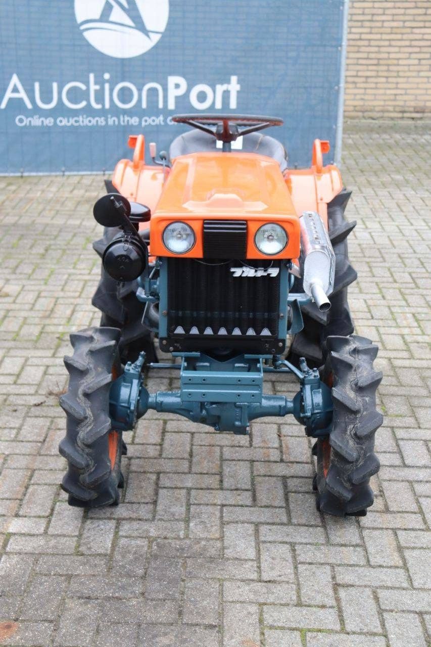 Traktor des Typs Kubota B7000, Gebrauchtmaschine in Antwerpen (Bild 9)