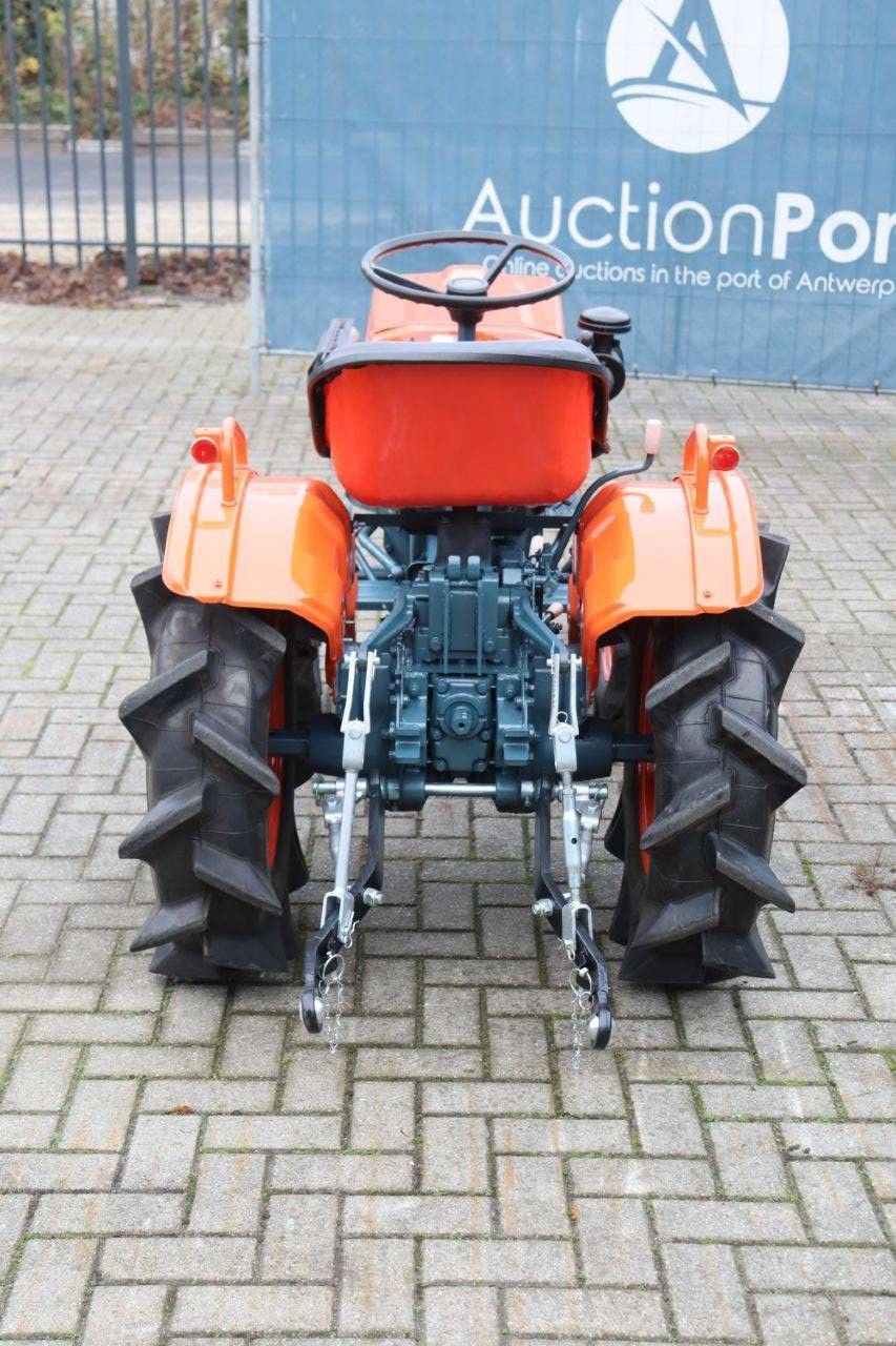 Traktor typu Kubota B7000, Gebrauchtmaschine w Antwerpen (Zdjęcie 5)