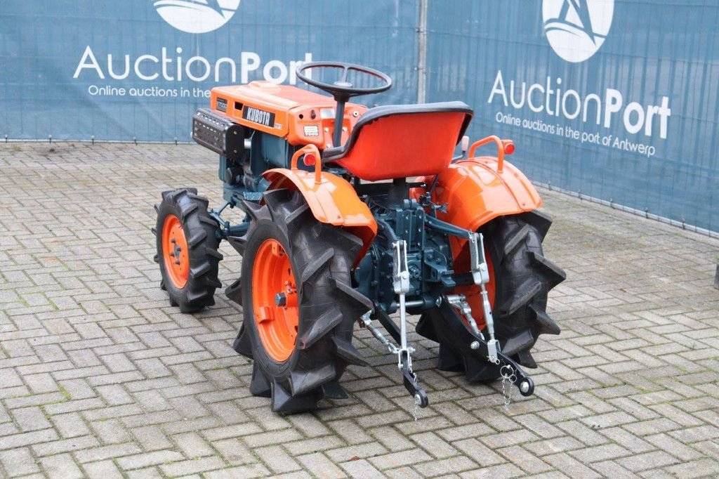 Traktor typu Kubota B7000, Gebrauchtmaschine w Antwerpen (Zdjęcie 4)