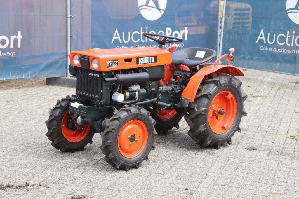 Traktor a típus Kubota B7000, Gebrauchtmaschine ekkor: Antwerpen (Kép 10)