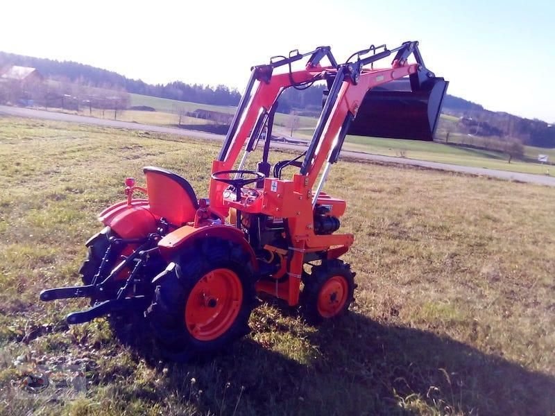 Traktor типа Kubota B7001 MIT FRONTLADER, Gebrauchtmaschine в Dimbach (Фотография 4)