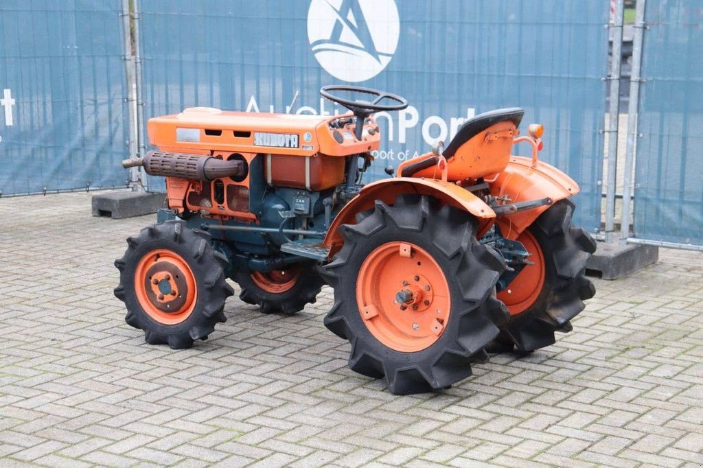 Traktor del tipo Kubota B7001, Gebrauchtmaschine In Antwerpen (Immagine 3)