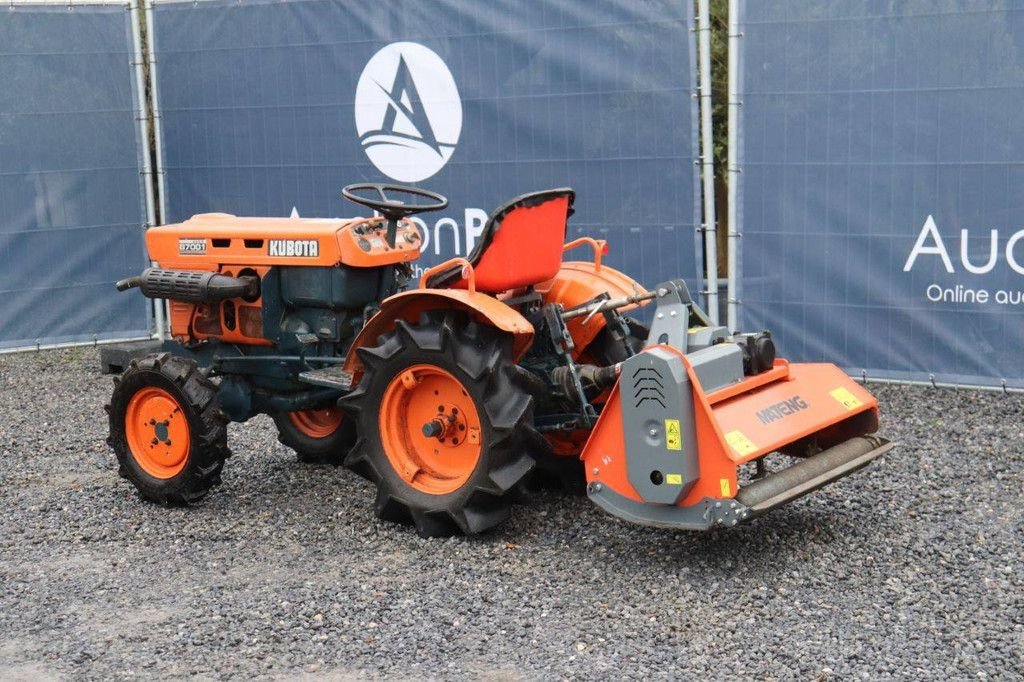Traktor типа Kubota B7001, Gebrauchtmaschine в Antwerpen (Фотография 3)