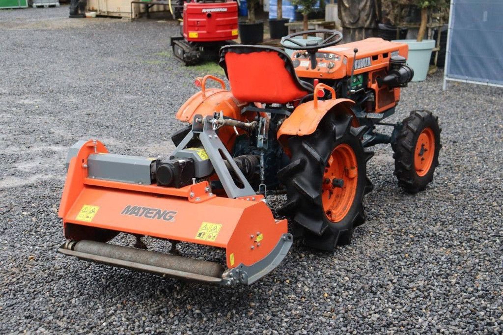 Traktor типа Kubota B7001, Gebrauchtmaschine в Antwerpen (Фотография 7)