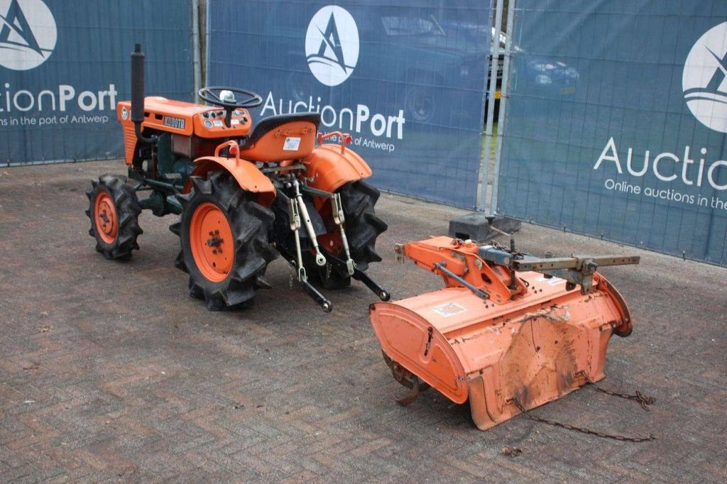Traktor van het type Kubota B7001, Gebrauchtmaschine in Antwerpen (Foto 3)